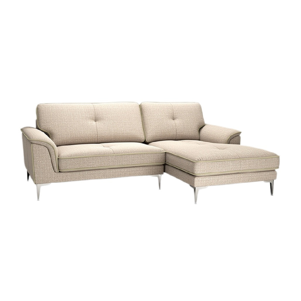 Moderne beige L-vormige bank met slanke poten